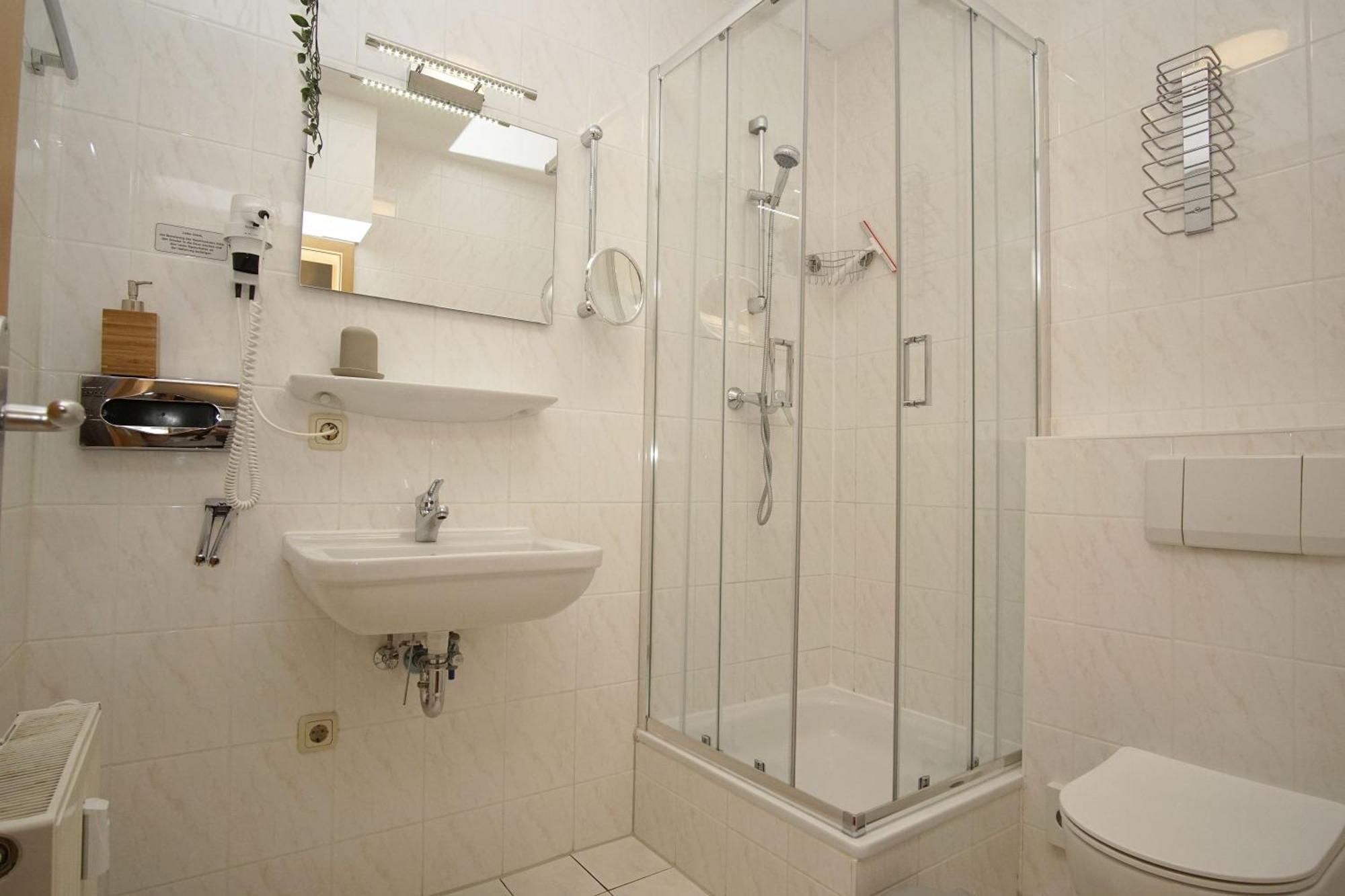 Die Ferienwohnung Ostseepanorama In Der Villa Joksch โลห์เมอ ภายนอก รูปภาพ
